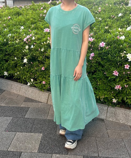 UNDERWRAPS(アンダーラップス)の「ピグメント加工 バックロゴ ティアード ノースリーブワンピース(Tシャツ/カットソー・レディース・グリーン/ブルー/ブラック・L/M)」の2枚目の写真