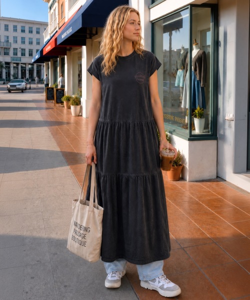UNDERWRAPS(アンダーラップス)の「ピグメント加工 バックロゴ ティアード ノースリーブワンピース(Tシャツ/カットソー・レディース・グリーン/ブルー/ブラック・L/M)」の5枚目の写真