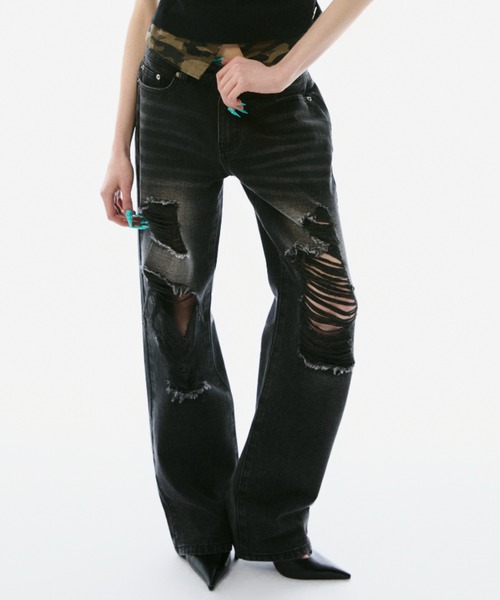 BLONDEY(ブロンディ)の「DISTRESSED STRAIGHT DENIM(デニムパンツ・レディース・ブラック・SMALL/MEDIUM)」の1枚目の写真