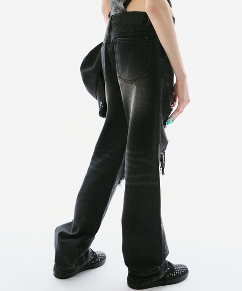 BLONDEY(ブロンディ)の「DISTRESSED STRAIGHT DENIM(デニムパンツ・レディース・ブラック・SMALL/MEDIUM)」の8枚目の写真