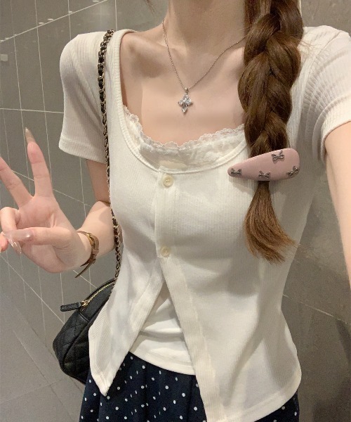 AMAJI(アマジ)の「スクエアネック レース 切替 フェイクレイヤード 半袖Tシャツ(シャツ/ブラウス・レディース・ベージュ/ホワイト・SMALL/MEDIUM/LARGE/X-LARGE)」の2枚目の写真
