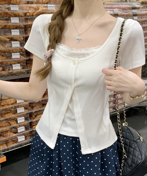 AMAJI(アマジ)の「スクエアネック レース 切替 フェイクレイヤード 半袖Tシャツ(シャツ/ブラウス・レディース・ベージュ/ホワイト・SMALL/MEDIUM/LARGE/X-LARGE)」の3枚目の写真
