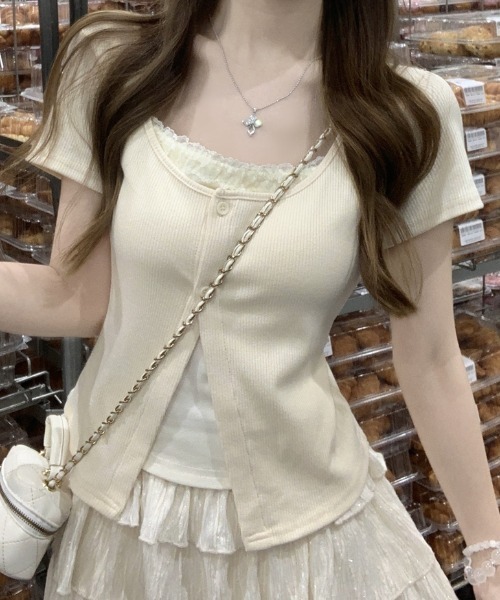 AMAJI(アマジ)の「スクエアネック レース 切替 フェイクレイヤード 半袖Tシャツ(シャツ/ブラウス・レディース・ベージュ/ホワイト・SMALL/MEDIUM/LARGE/X-LARGE)」の6枚目の写真