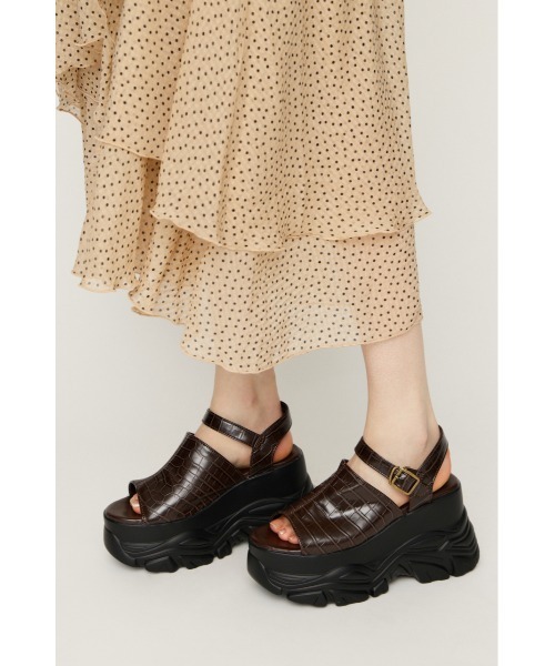 SLY(スライ)の「CHUNKY SNEAKER SOLE SANDAL チャンキースニーカーソールサンダル 夏服(サンダル・レディース・ブラウン系その他2/ブラック・SMALL/LARGE/MEDIUM)」の2枚目の写真