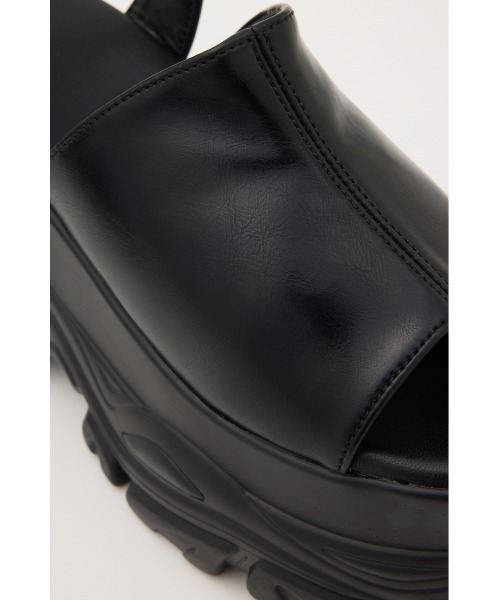 SLY(スライ)の「CHUNKY SNEAKER SOLE SANDAL チャンキースニーカーソールサンダル 夏服(サンダル・レディース・ブラウン系その他2/ブラック・SMALL/LARGE/MEDIUM)」の7枚目の写真