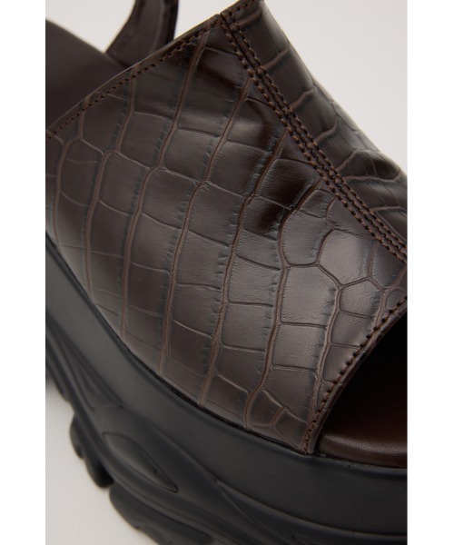 SLY(スライ)の「CHUNKY SNEAKER SOLE SANDAL チャンキースニーカーソールサンダル 夏服(サンダル・レディース・ブラウン系その他2/ブラック・SMALL/LARGE/MEDIUM)」の14枚目の写真
