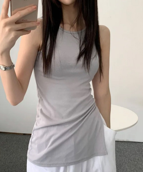 VIVID LADY（ビビッドレディー）の「サイドスリット タンクトップ（タンクトップ・レディース・ブラック/アイボリー/チャコールグレー/グレー・FREE）」の13枚目の写真