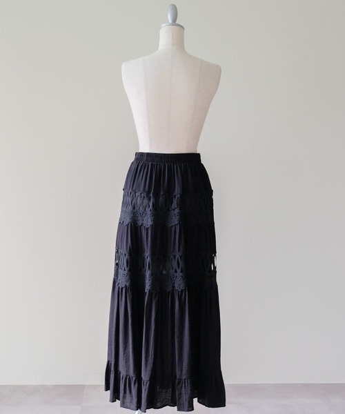 DOLLUPOOPS(ドールアップウップス)の「Lace Panel Tiered Long Skirt(レース切替ティアードロングスカート)(スカート・レディース・オフホワイト/ブラック・FREE)」の17枚目の写真