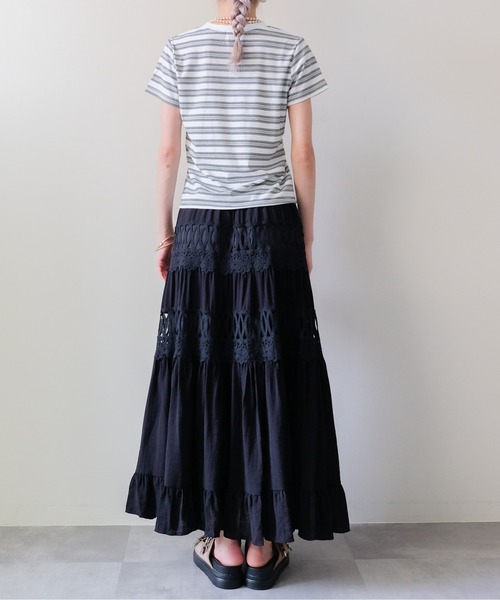 DOLLUPOOPS(ドールアップウップス)の「Lace Panel Tiered Long Skirt(レース切替ティアードロングスカート)(スカート・レディース・オフホワイト/ブラック・FREE)」の4枚目の写真