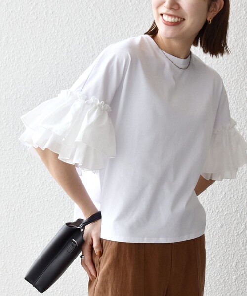 SHIPS any(シップス エニィ)の「SHIPS any:〈洗濯機可能〉フリル スリーブ クルーネック コンパクト TEE(Tシャツ/カットソー・レディース・ホワイト/ライトブルー/ブラック・ONE SIZE)」の2枚目の写真