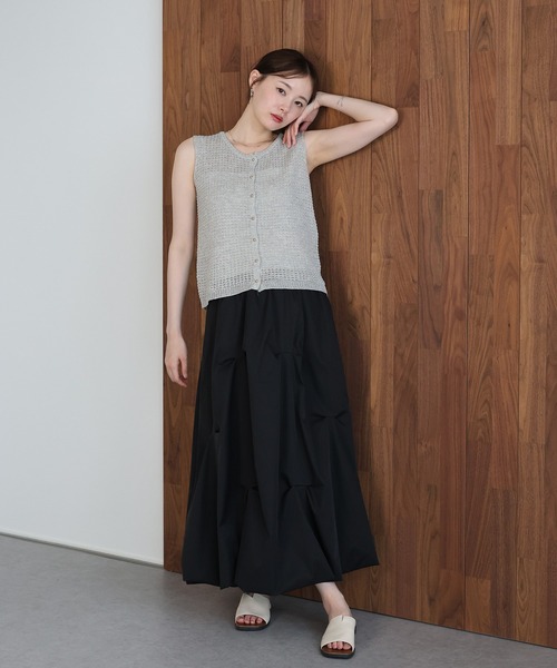 J by blue(ジェイバイブルー)の「ゴールドボタンニットベスト(ニット/セーター・レディース・ベージュ/オフホワイト/グレー・MEDIUM)」の12枚目の写真