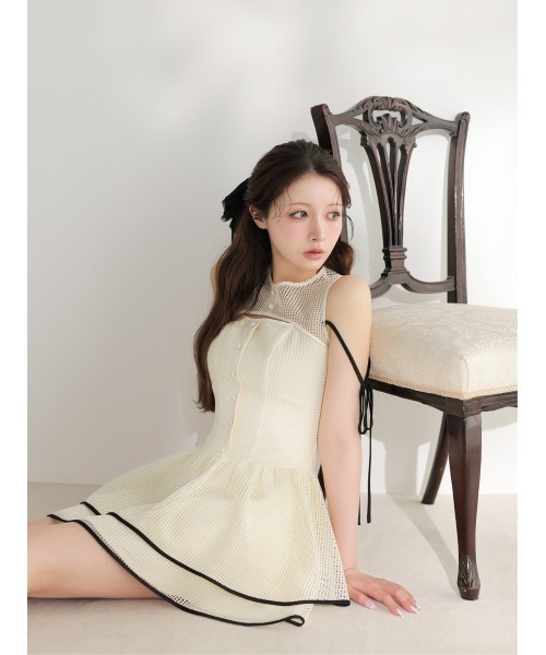 M me eme(エムミーエメ)の「Sheer decollete mesh lace mini onepiece(eme11029)(ワンピース・レディース・ホワイト×ブラック/アイボリー・FREE)」の6枚目の写真