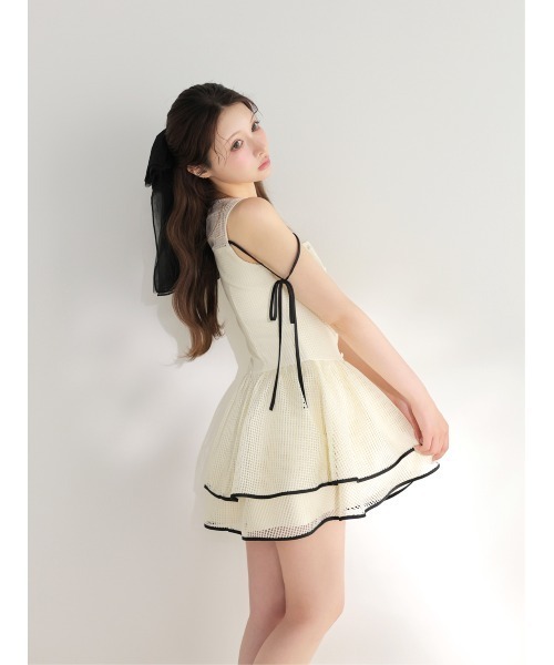 M me eme(エムミーエメ)の「Sheer decollete mesh lace mini onepiece(eme11029)(ワンピース・レディース・ホワイト×ブラック/アイボリー・FREE)」の7枚目の写真
