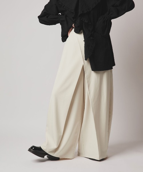 W:Huku(フーク)の「【W:Huku / ソフトタッチツイル】ラップ ワイドパンツ / Soft-Touch Twill Wrap Wide-Leg Pants(その他パンツ・レディース・ベージュ系その他/ブラック/ブラウン系その他/グレー系その他・FREE)」の4枚目の写真