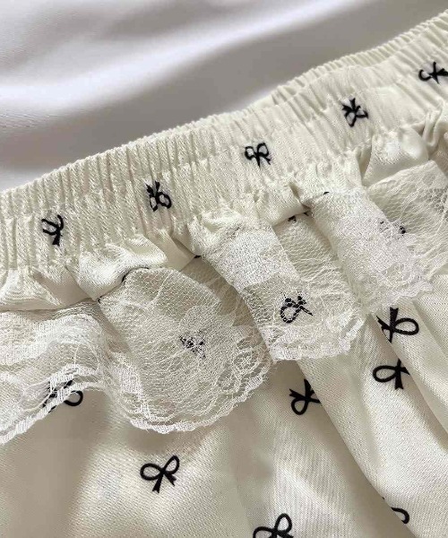 maison de LATIR(メゾンドラティール)の「ゆるっと楽ちん、フェミニンなリボン柄パンツ(その他パンツ・レディース・ホワイト/ブラック・FREE)」の9枚目の写真
