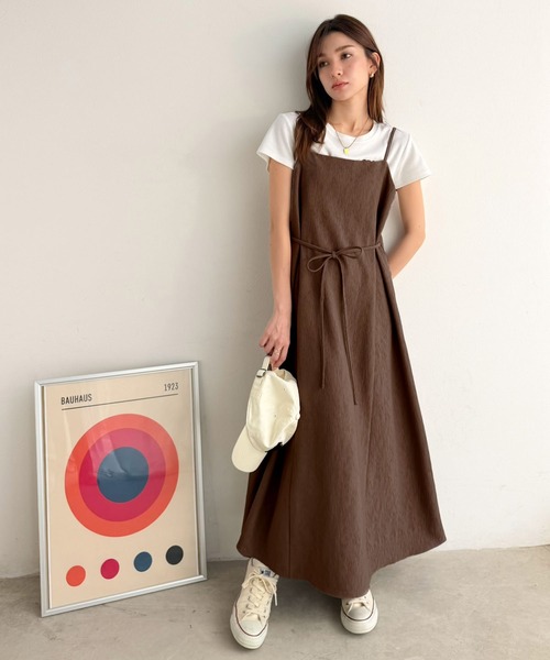 classicalelf(クラシカルエルフ)の「【吸水速乾・防シワ機能付き】凹凸感のあるジャガードで、シンプルコーデを格上げ♪ウェーブジャガードキャミワンピース(ロング丈)(ワンピース・レディース・グレイッシュベージュ/ブラウン/ブラック・SMALL/MEDIUM/LARGE/X-LARGE)」の19枚目の写真