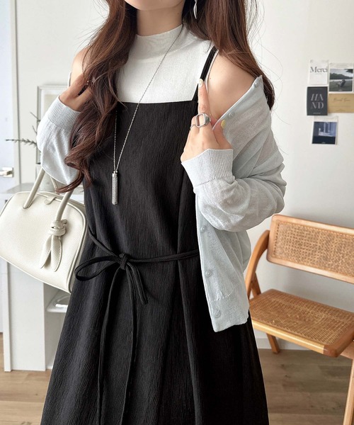 classicalelf(クラシカルエルフ)の「【吸水速乾・防シワ機能付き】凹凸感のあるジャガードで、シンプルコーデを格上げ♪ウェーブジャガードキャミワンピース(ロング丈)(ワンピース・レディース・グレイッシュベージュ/ブラウン/ブラック・SMALL/MEDIUM/LARGE/X-LARGE)」の5枚目の写真