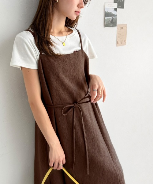 classicalelf(クラシカルエルフ)の「【吸水速乾・防シワ機能付き】凹凸感のあるジャガードで、シンプルコーデを格上げ♪ウェーブジャガードキャミワンピース(ロング丈)(ワンピース・レディース・グレイッシュベージュ/ブラウン/ブラック・SMALL/MEDIUM/LARGE/X-LARGE)」の17枚目の写真