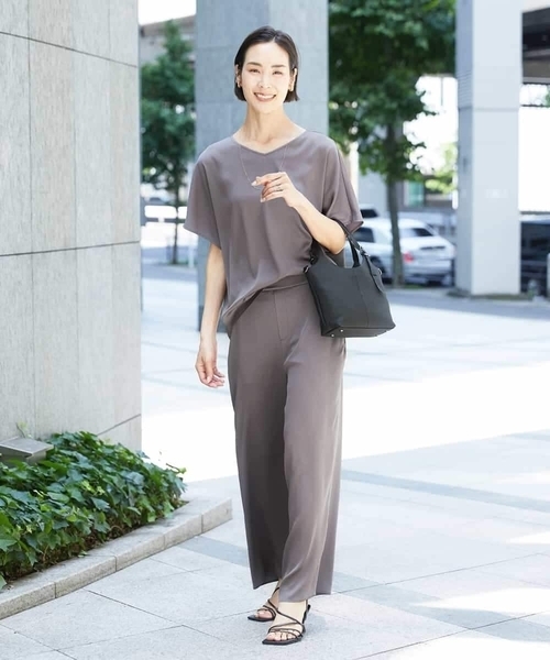 MICHEL KLEIN（ミッシェル・クラン）の「[セットアップ対応]サテンワイドパンツ（その他パンツ・レディース・ネイビー/モカ・40/38）」の5枚目の写真
