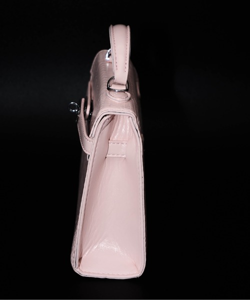 Carmelo(カーメロ)の「Lock Mini Croco Bag / ミニクロコエンボスバッグ(ショルダーバッグ・レディース・ピンク/ホワイト・FREE)」の3枚目の写真