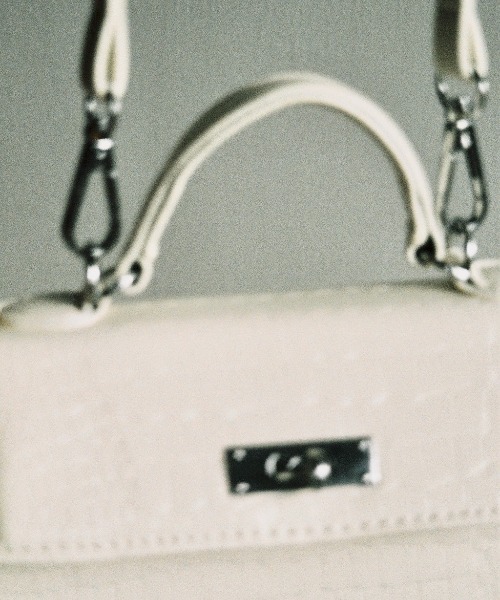 Carmelo(カーメロ)の「Lock Mini Croco Bag / ミニクロコエンボスバッグ(ショルダーバッグ・レディース・ピンク/ホワイト・FREE)」の19枚目の写真