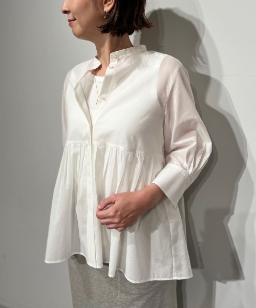 human woman（ヒューマンウーマン）の「◆コットンローンペプラムバンドカラーシャツ（シャツ/ブラウス・レディース・ホワイト/ブラック・MEDIUM）」の20枚目の写真