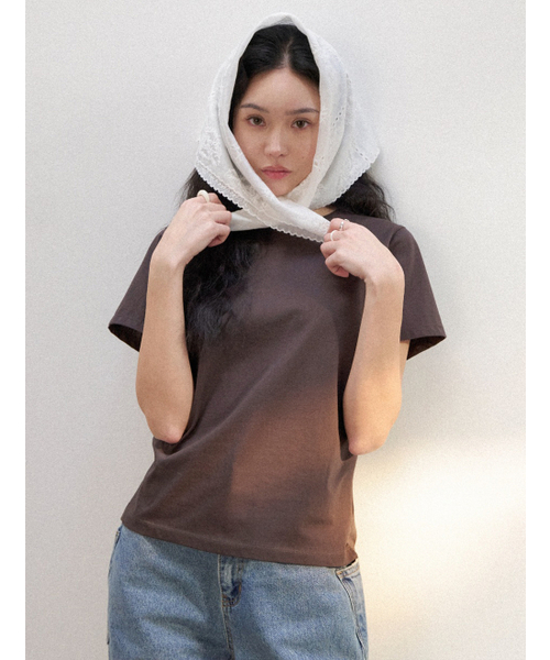MORVE13(モルブ13)の「アセンティークシルケットTシャツ(チャコールブラウン)(Tシャツ/カットソー・レディース・ピンク/アイボリー/サンドベージュ/ブラック/ネイビー/ブラウン系その他・MEDIUM/SMALL)」の7枚目の写真