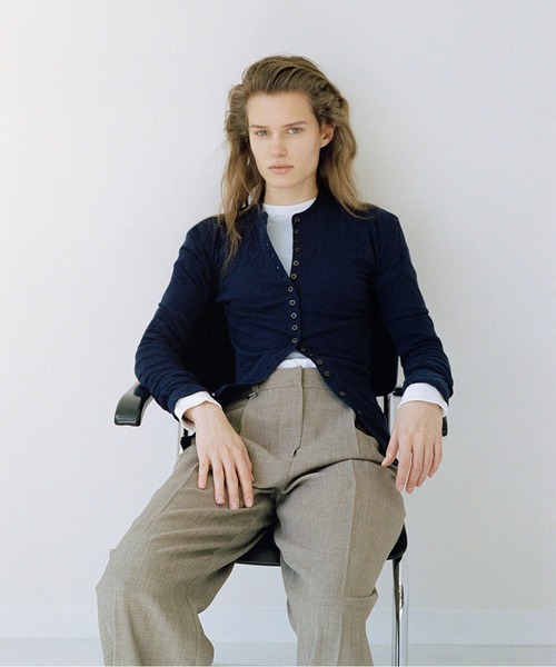 CLANE（クラネ）の「BUTTON DETAIL CUT TOPS（Tシャツ/カットソー・レディース・アイボリー/ネイビー・2/1）」の2枚目の写真