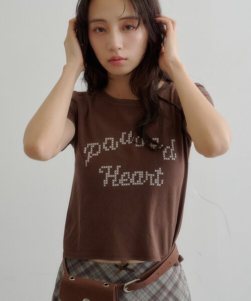 Kastane（カスタネ）の「【7.18(土)12:00発売/S.Mサイズ展開】ピクセルロゴTEE（Tシャツ/カットソー・レディース・ホワイト/ブラウン/イエロー/グレー・MEDIUM/SMALL）」の3枚目の写真