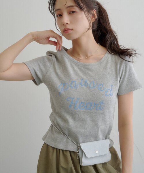 Kastane（カスタネ）の「【7.18(土)12:00発売/S.Mサイズ展開】ピクセルロゴTEE（Tシャツ/カットソー・レディース・ホワイト/ブラウン/イエロー/グレー・MEDIUM/SMALL）」の2枚目の写真