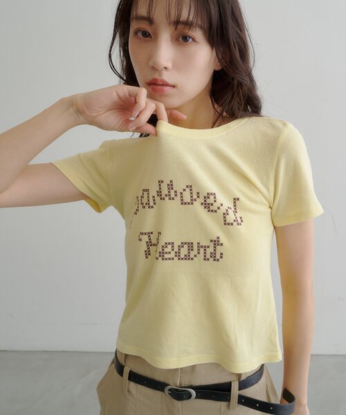 Kastane（カスタネ）の「【7.18(土)12:00発売/S.Mサイズ展開】ピクセルロゴTEE（Tシャツ/カットソー・レディース・ホワイト/ブラウン/イエロー/グレー・MEDIUM/SMALL）」の4枚目の写真