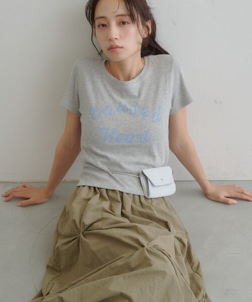 Kastane（カスタネ）の「【7.18(土)12:00発売/S.Mサイズ展開】ピクセルロゴTEE（Tシャツ/カットソー・レディース・ホワイト/ブラウン/イエロー/グレー・MEDIUM/SMALL）」の5枚目の写真