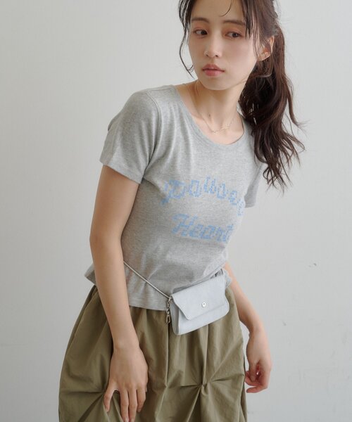 Kastane（カスタネ）の「【7.18(土)12:00発売/S.Mサイズ展開】ピクセルロゴTEE（Tシャツ/カットソー・レディース・ホワイト/ブラウン/イエロー/グレー・MEDIUM/SMALL）」の6枚目の写真