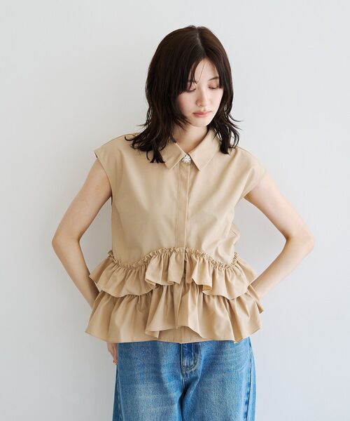 YECCA VECCA(イェッカヴェッカ)の「ビジュー釦ラッフルブラウス(シャツ/ブラウス・レディース・ブラック/テラコッタ/ベージュ・FREE)」の17枚目の写真