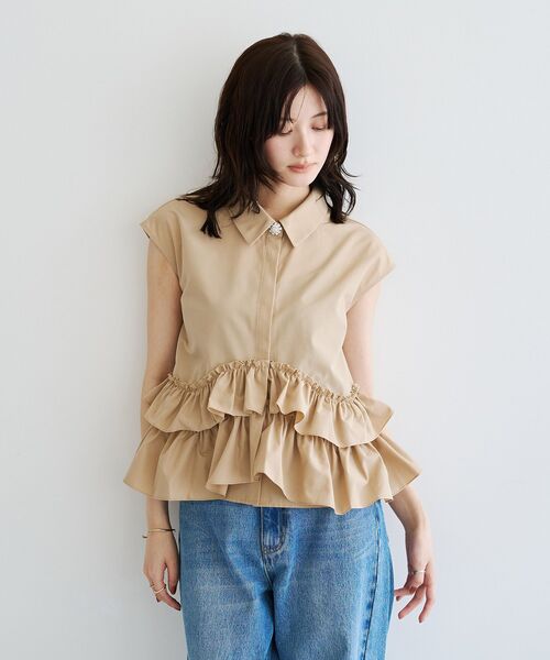YECCA VECCA(イェッカヴェッカ)の「ビジュー釦ラッフルブラウス(シャツ/ブラウス・レディース・ブラック/テラコッタ/ベージュ・FREE)」の18枚目の写真