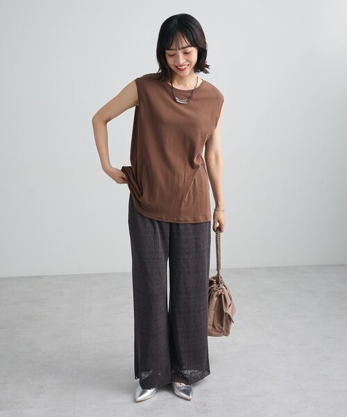 Green Parks(グリーンパークス)の「シアーノースリーブプルオーバー(Tシャツ/カットソー・レディース・ブルー/ブラウン/オフホワイト/ブラック・FREE)」の5枚目の写真