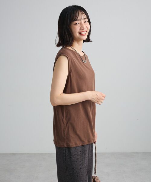 Green Parks(グリーンパークス)の「シアーノースリーブプルオーバー(Tシャツ/カットソー・レディース・ブルー/ブラウン/オフホワイト/ブラック・FREE)」の9枚目の写真
