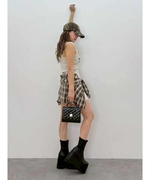 EVRIS(エヴリス)の「フェイクレザープラットフォームブーツ(ブーツ・レディース・ブラック/ブラウン・LARGE/MEDIUM/SMALL)」の17枚目の写真