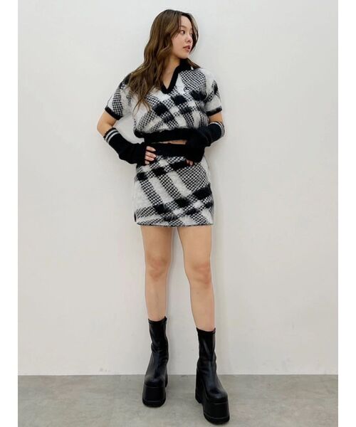 EVRIS(エヴリス)の「フェイクレザープラットフォームブーツ(ブーツ・レディース・ブラック/ブラウン・LARGE/MEDIUM/SMALL)」の19枚目の写真