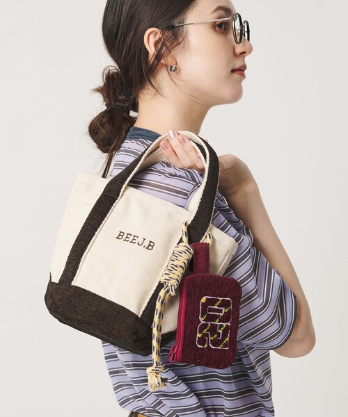 beej(ビージ)の「【別注】<beej>キャンバス タッセル トートバッグ(トートバッグ・レディース・コバルトブルー/ダークブラウン・FREE)」の6枚目の写真