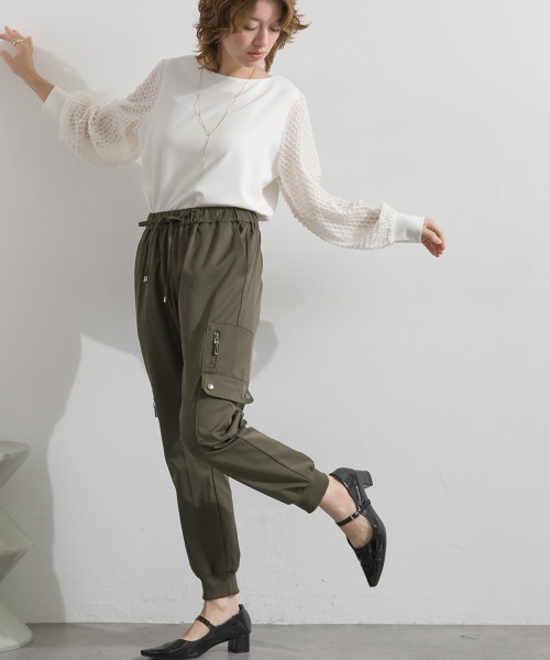 Material（Avenue）（マテリアル）の「【Material】圧縮ツイル ドロストウエスト ワークポケット リブ裾 ジョガー パンツ（カーゴパンツ・レディース・ピンクベージュ/ダークカーキ/ブラック・FREE）」の14枚目の写真