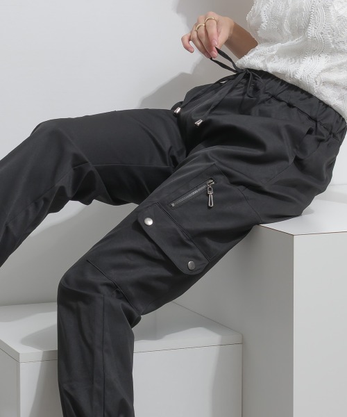 Material（Avenue）（マテリアル）の「【Material】圧縮ツイル ドロストウエスト ワークポケット リブ裾 ジョガー パンツ（カーゴパンツ・レディース・ピンクベージュ/ダークカーキ/ブラック・FREE）」の22枚目の写真