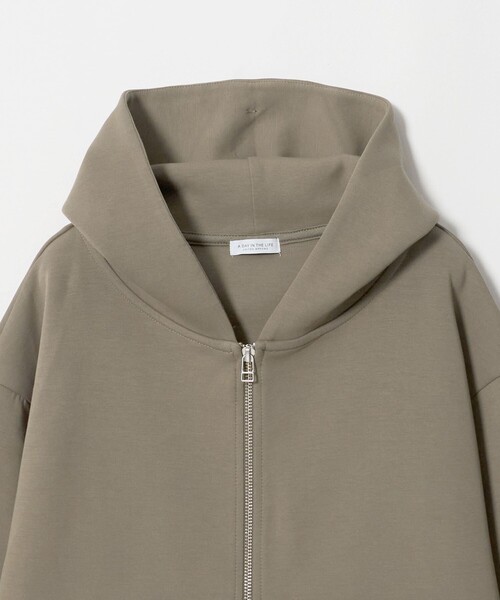 A DAY IN THE LIFE UNITED ARROWS(アデイインザライフユナイテッドアローズ)の「ダンボールニット ダブルジップパーカー <A DAY IN THE LIFE>(カーディガン/ボレロ・レディース・モカ/グレー系/ネイビー・FREE)」の5枚目の写真