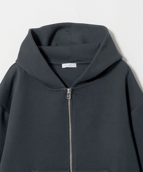 A DAY IN THE LIFE UNITED ARROWS(アデイインザライフユナイテッドアローズ)の「ダンボールニット ダブルジップパーカー <A DAY IN THE LIFE>(カーディガン/ボレロ・レディース・モカ/グレー系/ネイビー・FREE)」の10枚目の写真