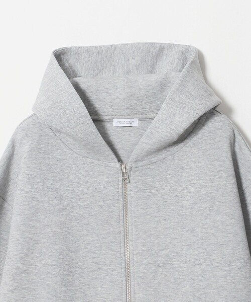 A DAY IN THE LIFE UNITED ARROWS(アデイインザライフユナイテッドアローズ)の「ダンボールニット ダブルジップパーカー <A DAY IN THE LIFE>(カーディガン/ボレロ・レディース・モカ/グレー系/ネイビー・FREE)」の12枚目の写真