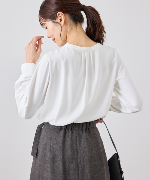ROPE' PICNIC(ロペピクニック)の「【WEB限定】フロントピンタックブラウス 通勤 お仕事(シャツ/ブラウス・レディース・サックスブルー/チャコールグレー/ホワイト/ベージュ・L/M)」の15枚目の写真