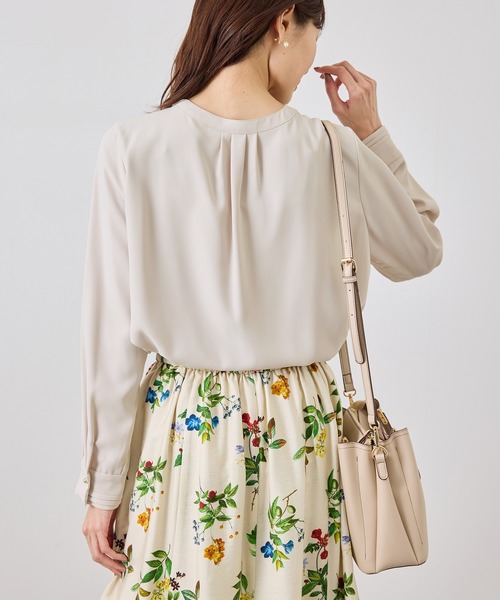 ROPE' PICNIC(ロペピクニック)の「【WEB限定】フロントピンタックブラウス 通勤 お仕事(シャツ/ブラウス・レディース・サックスブルー/チャコールグレー/ホワイト/ベージュ・L/M)」の20枚目の写真