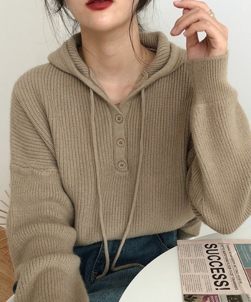 NANEA(ナネア)の「リブニットヘンリープルパーカー(パーカー・レディース・ブルー/オレンジ/グリーン/ベージュ/ブラック・フリー)」の8枚目の写真