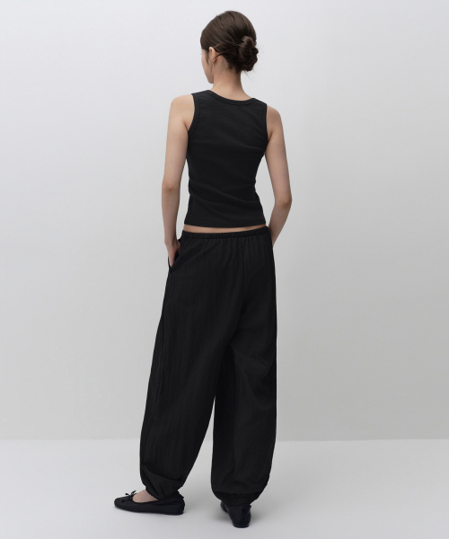 MUSINSA STANDARD WOMAN（ムシンサスタンダードウーマン）の「ウィメンズバルーンジョガーパンツ[ブラック]（スウェットパンツ・レディース・その他・28/30/24/26）」の3枚目の写真