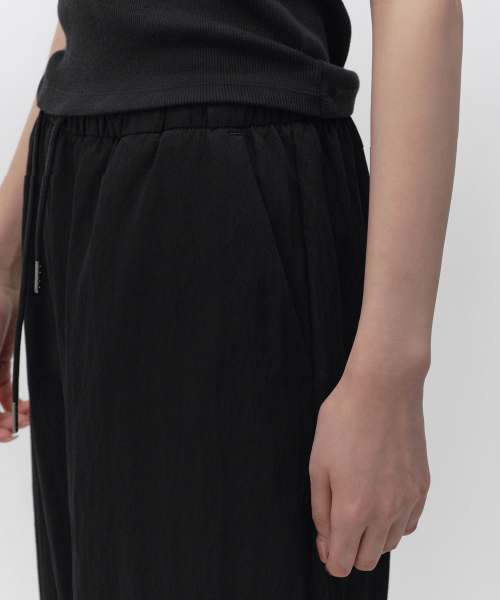 MUSINSA STANDARD WOMAN（ムシンサスタンダードウーマン）の「ウィメンズバルーンジョガーパンツ[ブラック]（スウェットパンツ・レディース・その他・28/30/24/26）」の6枚目の写真
